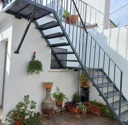 Loft En Patio De Casa Tipica De Pueblo